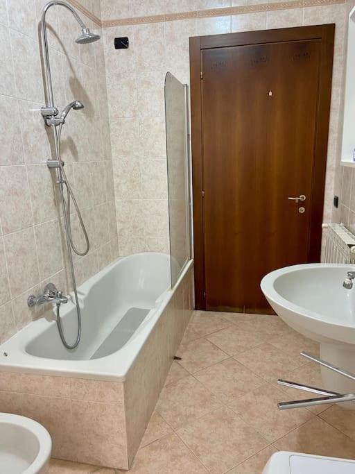Vicolo Chiodo 9 Apartment Verona Ngoại thất bức ảnh